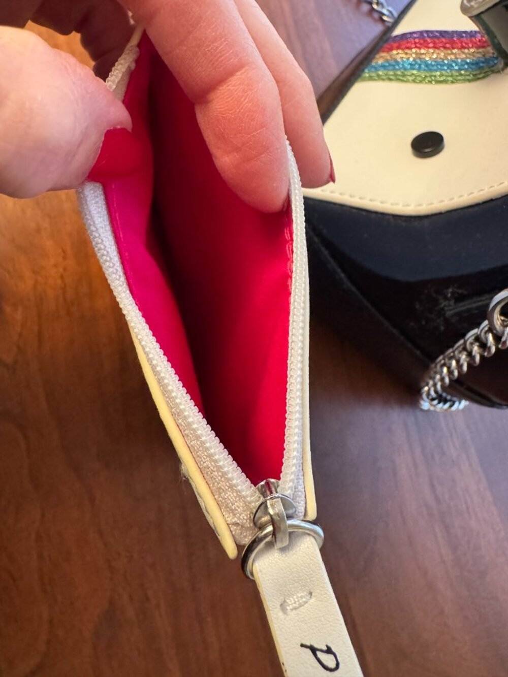 📸 Betsey Johnson Oh Snap Kitsch Crossbody Polaroid Purse 📸 - Picture 5 of 10